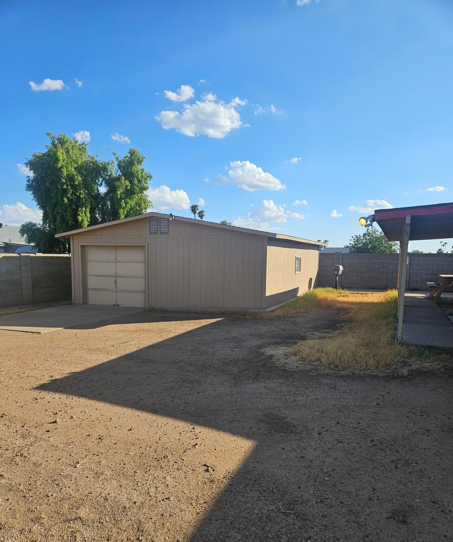 Detached garage